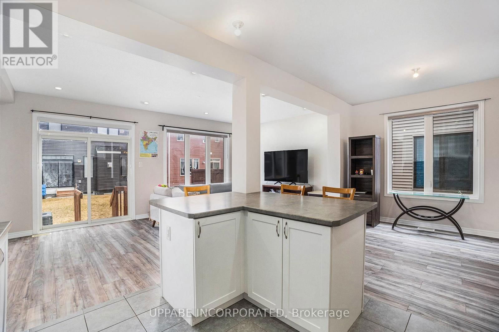 2326 WATERCOLOURS WAY Image 9