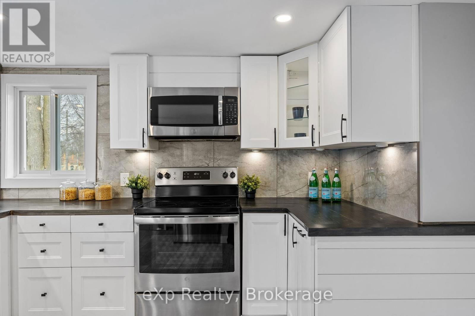 236 SYDENHAM STREET Image 13