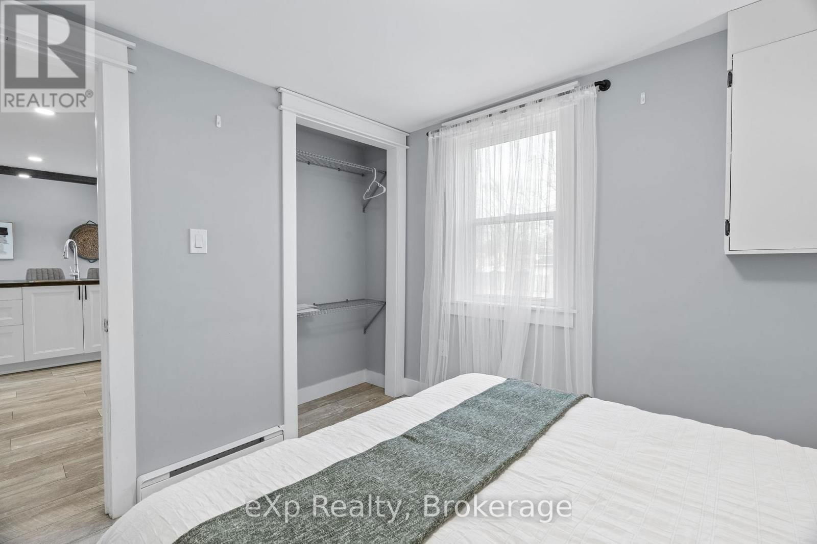 236 SYDENHAM STREET Image 24
