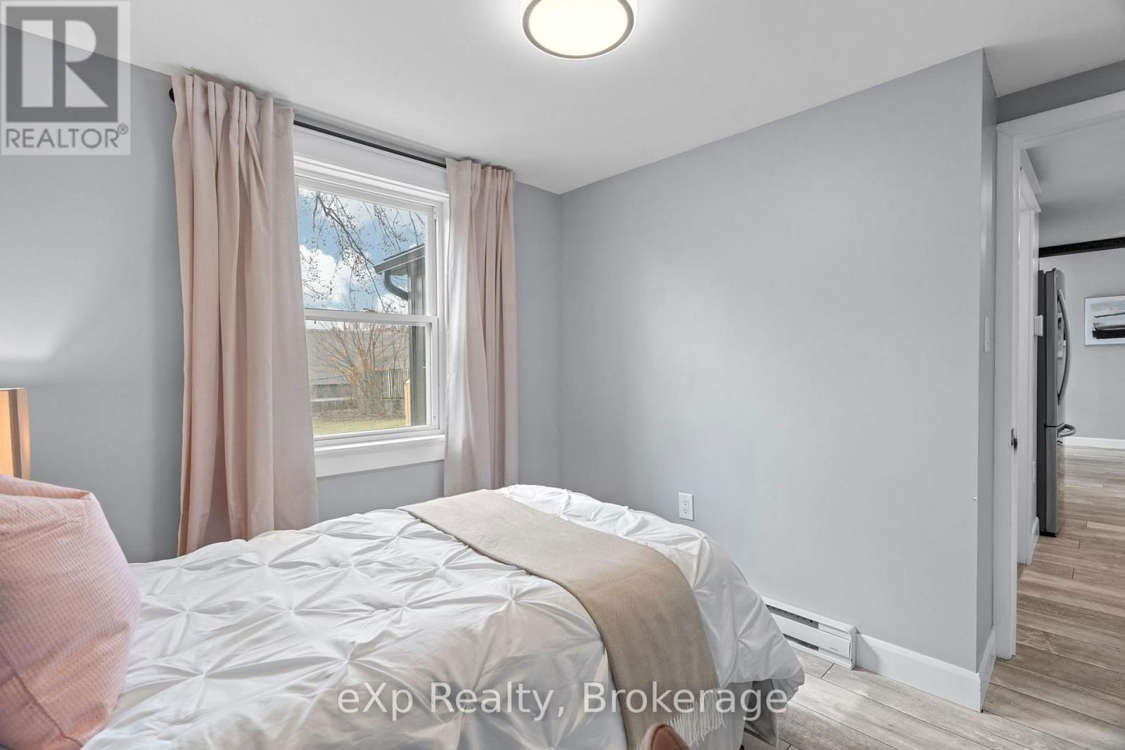 236 SYDENHAM STREET Image 25