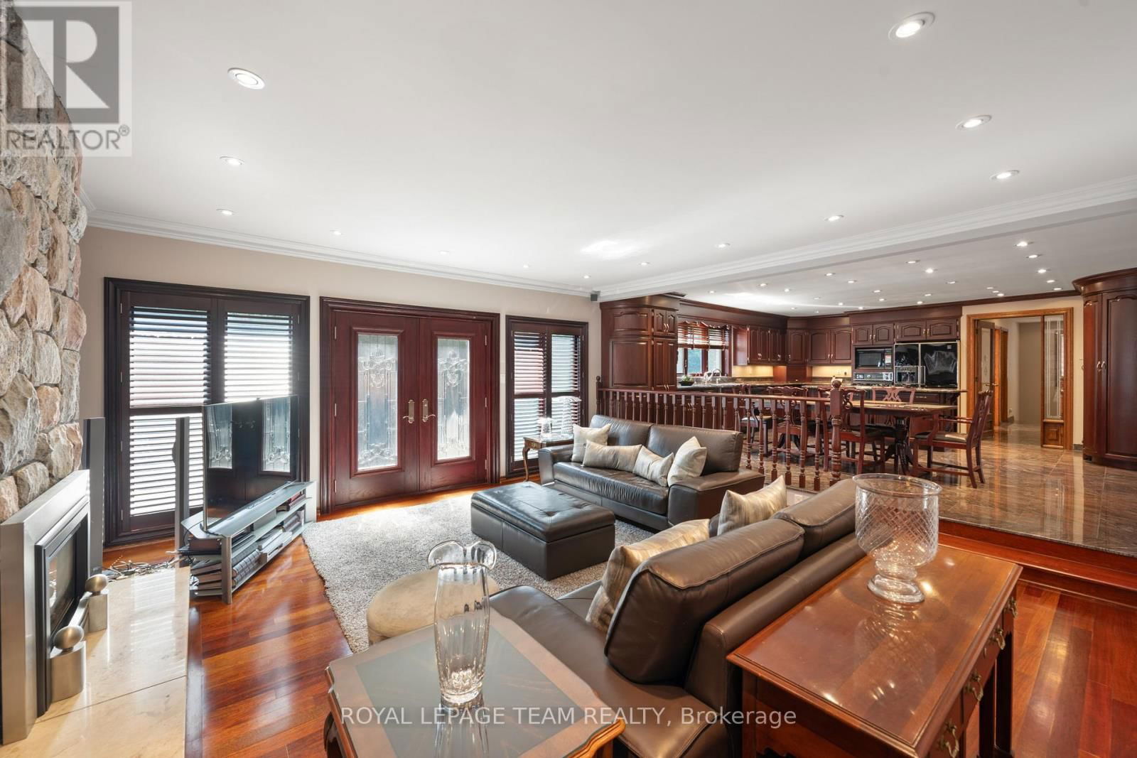10 NANCY AVENUE Image 17