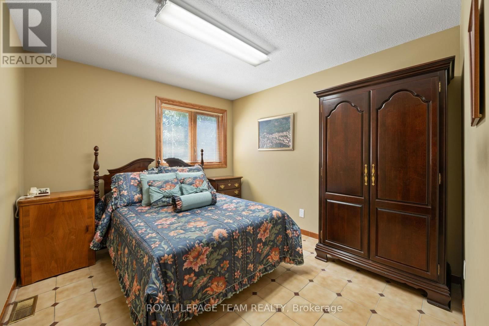 10 NANCY AVENUE Image 19