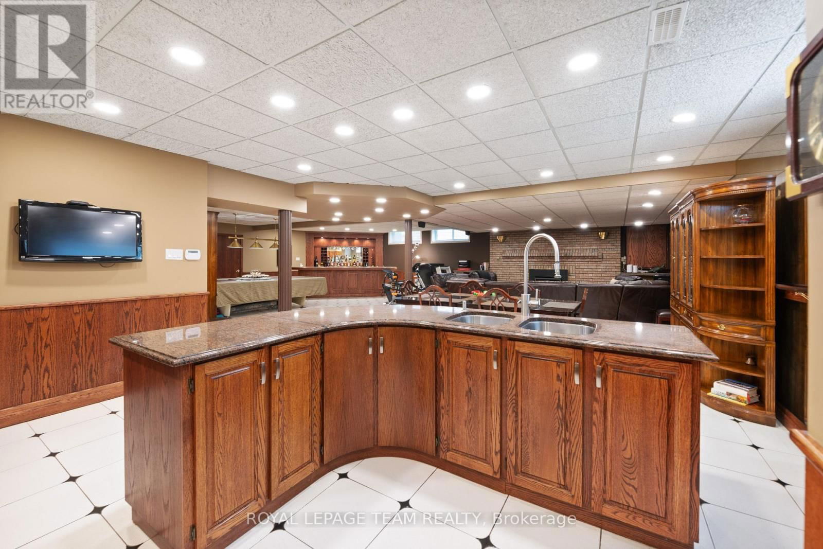 10 NANCY AVENUE Image 35