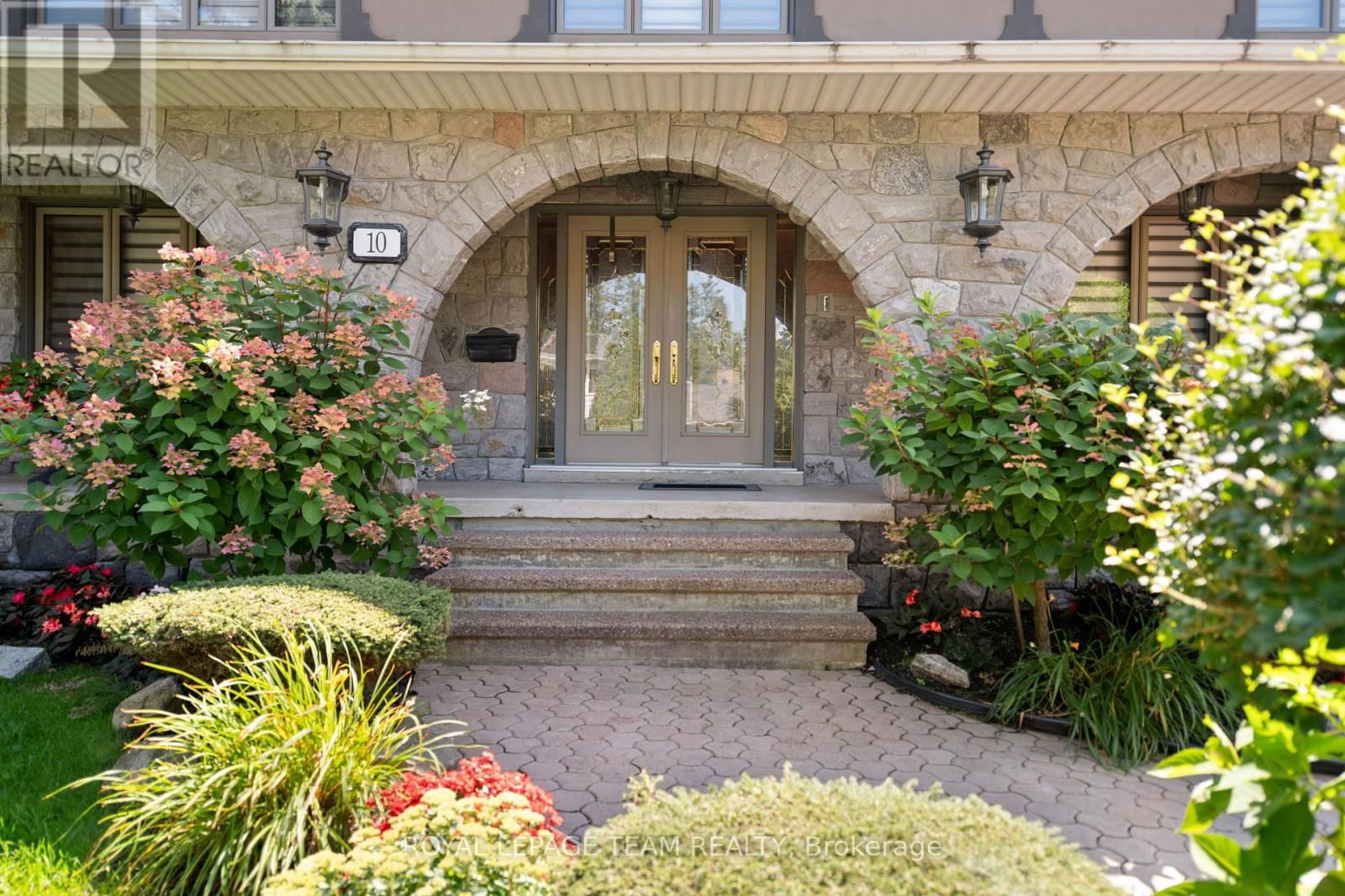 10 NANCY AVENUE Image 4