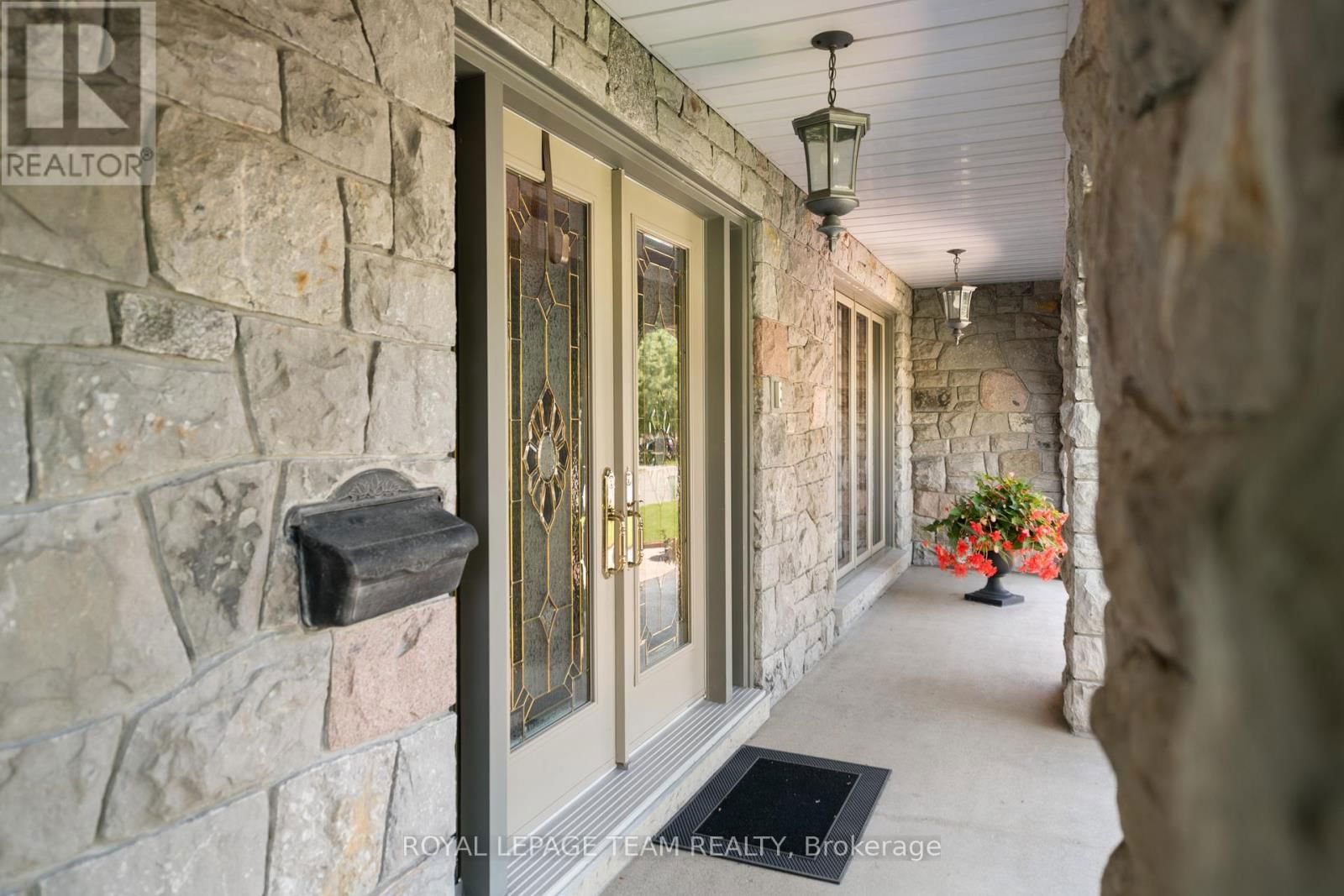 10 NANCY AVENUE Image 5