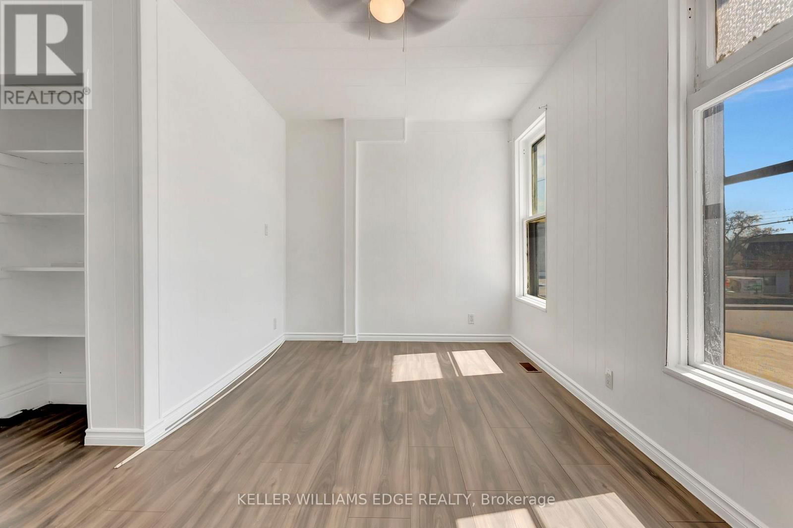 893 BARTON STREET EAST Image 16