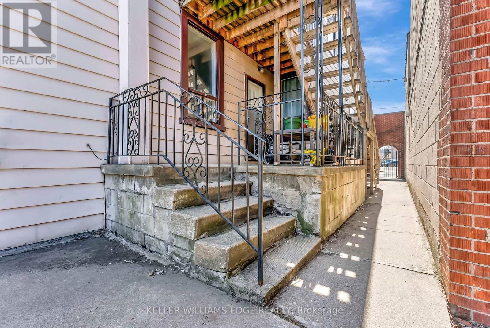 893 BARTON STREET EAST Image 24