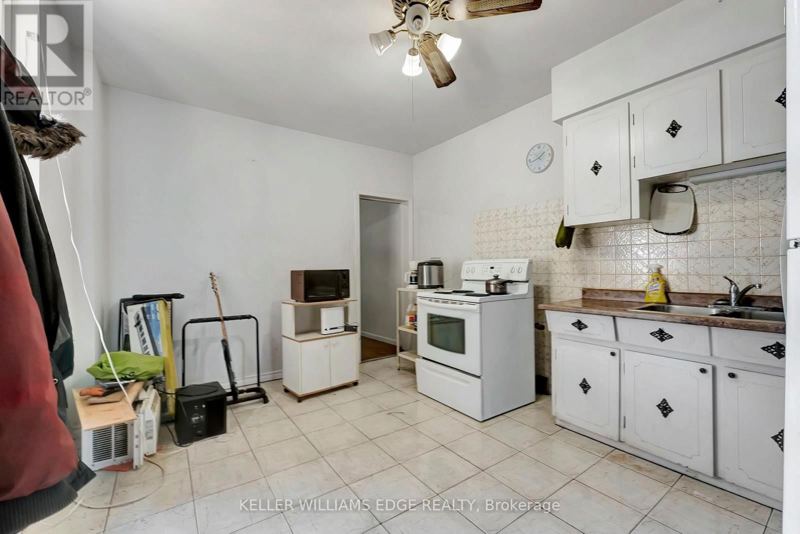 893 BARTON STREET EAST Image 32