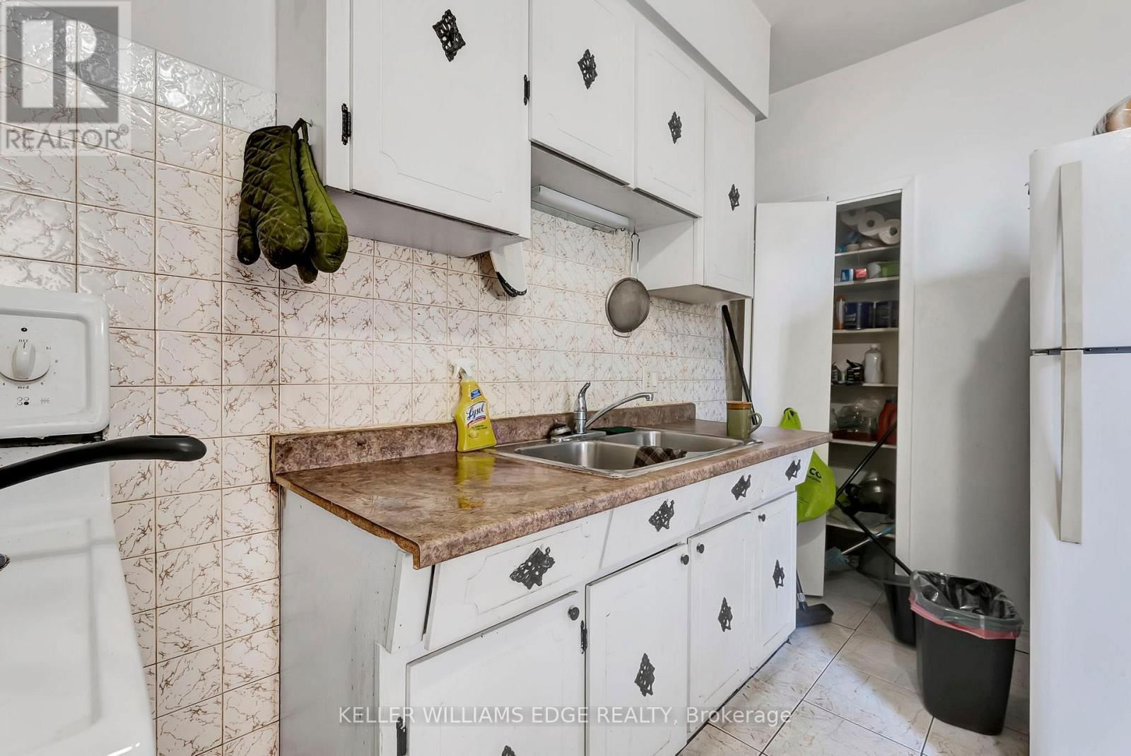893 BARTON STREET EAST Image 33