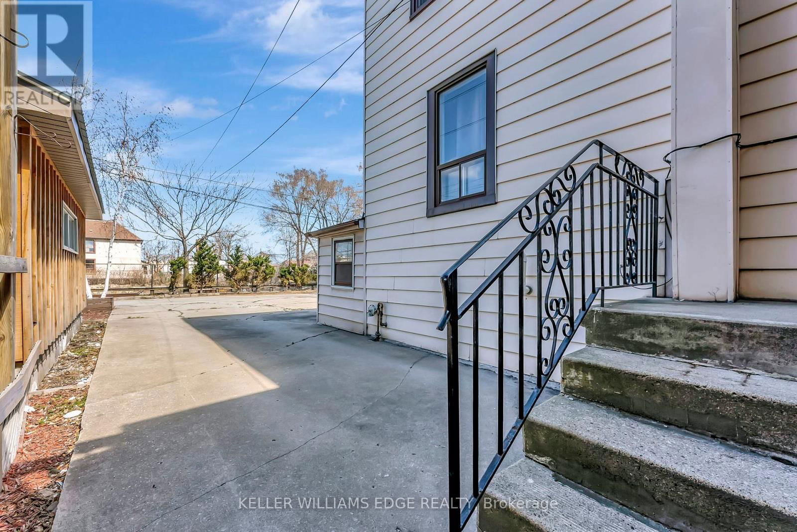 893 BARTON STREET EAST Image 34