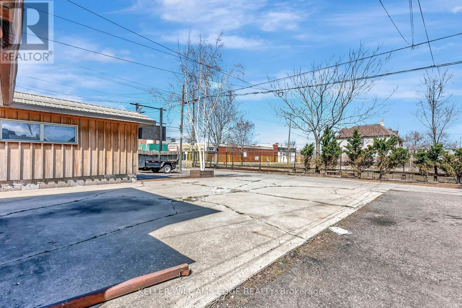 893 BARTON STREET EAST Image 35