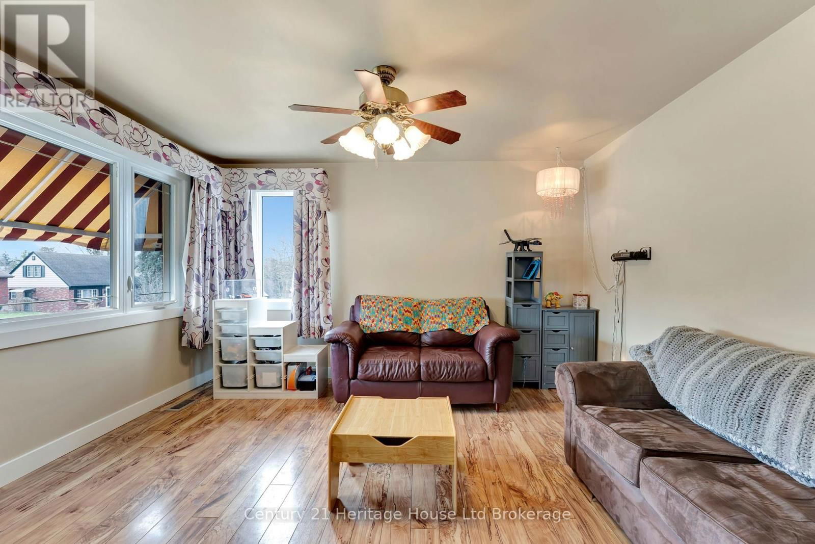 817 KENSINGTON STREET Image 10