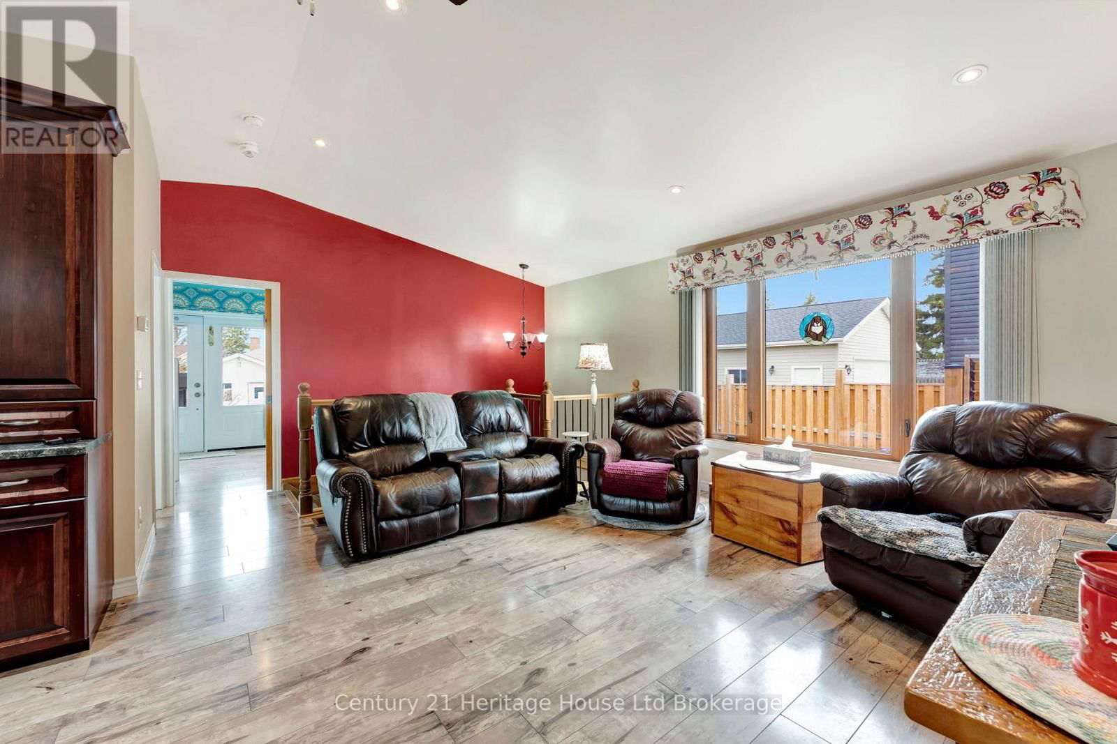817 KENSINGTON STREET Image 21