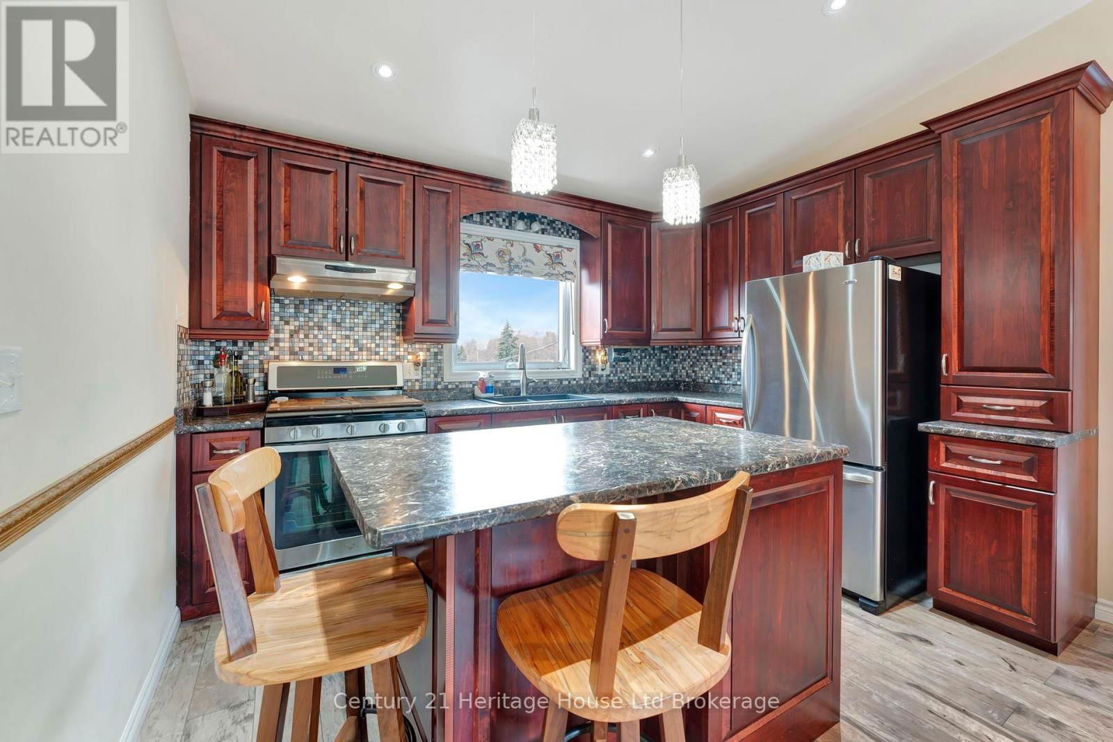817 KENSINGTON STREET Image 25