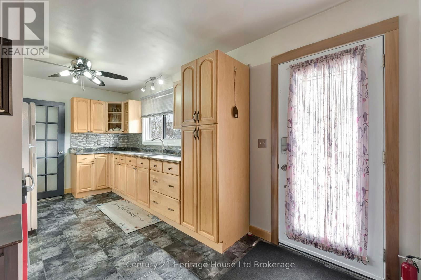 817 KENSINGTON STREET Image 6