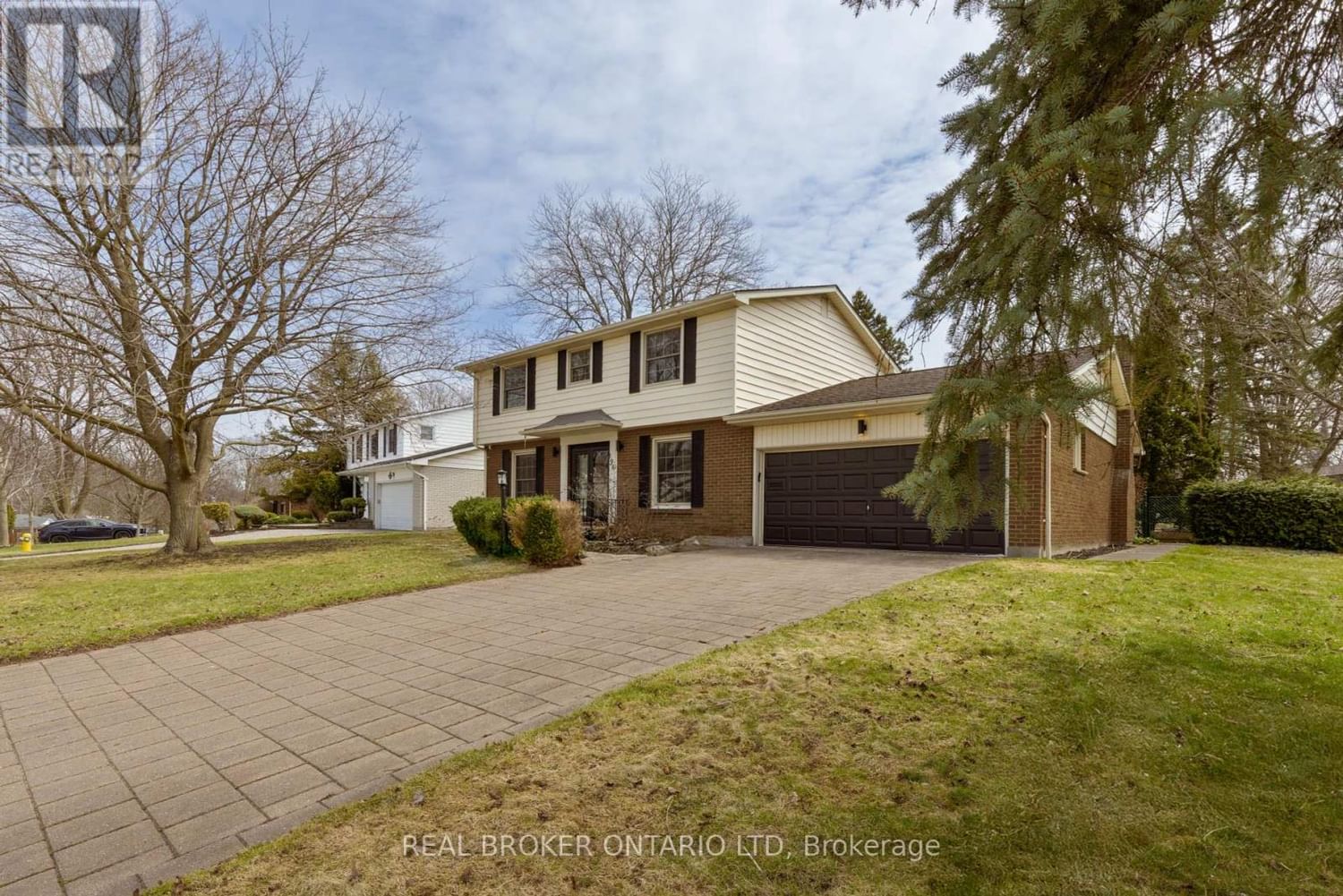 196 WYCHWOOD PARK Image 1