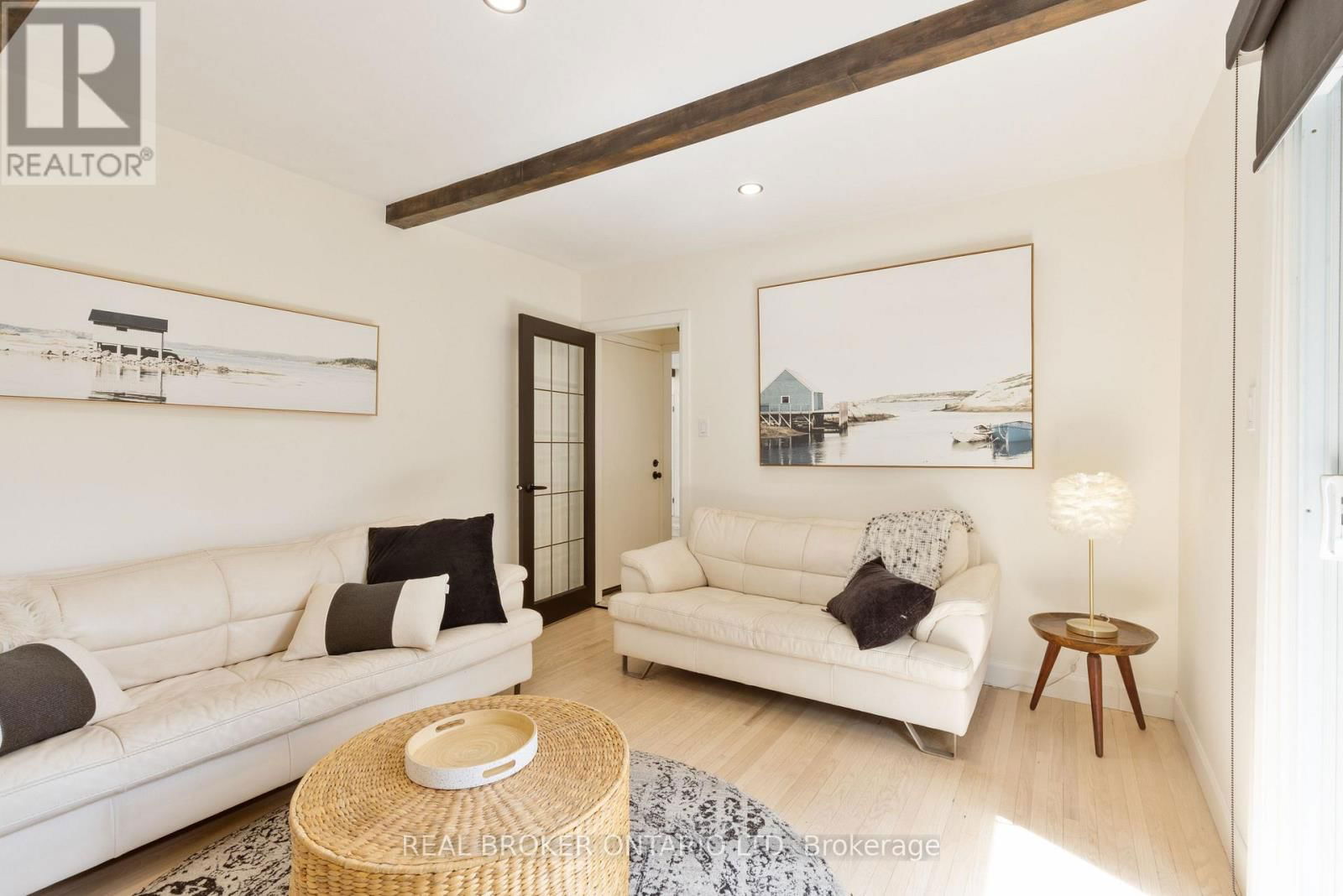196 WYCHWOOD PARK Image 12