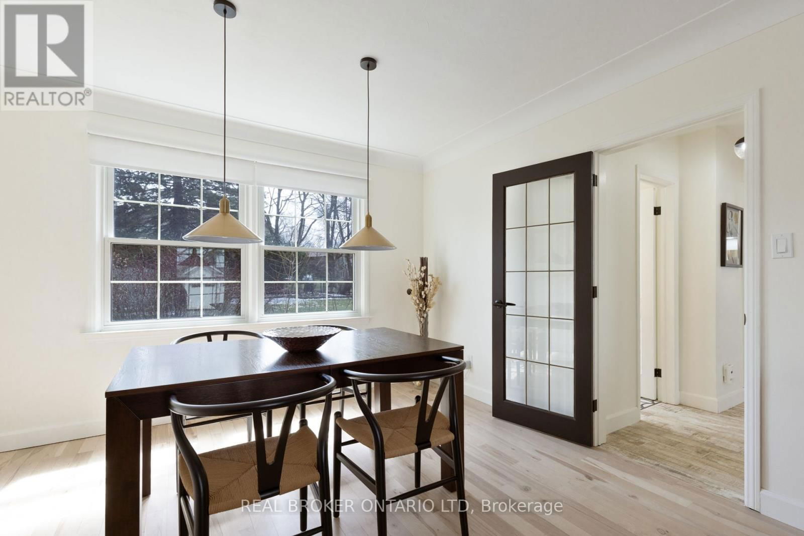 196 WYCHWOOD PARK Image 18