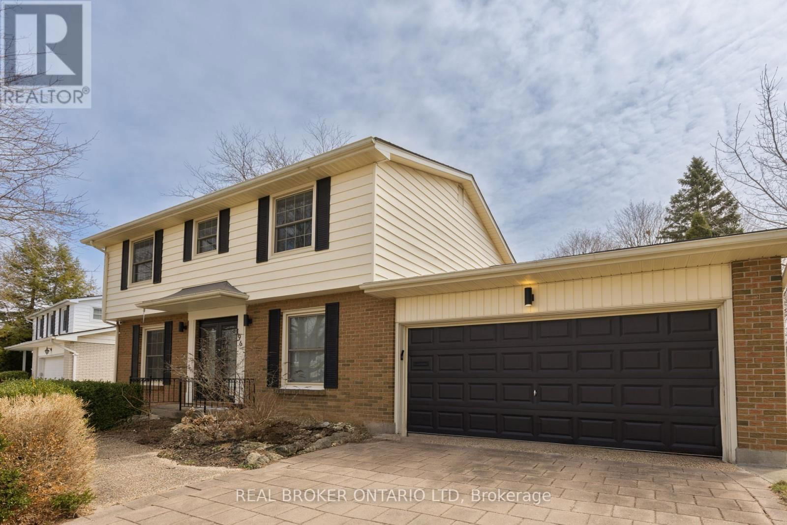 196 WYCHWOOD PARK Image 2