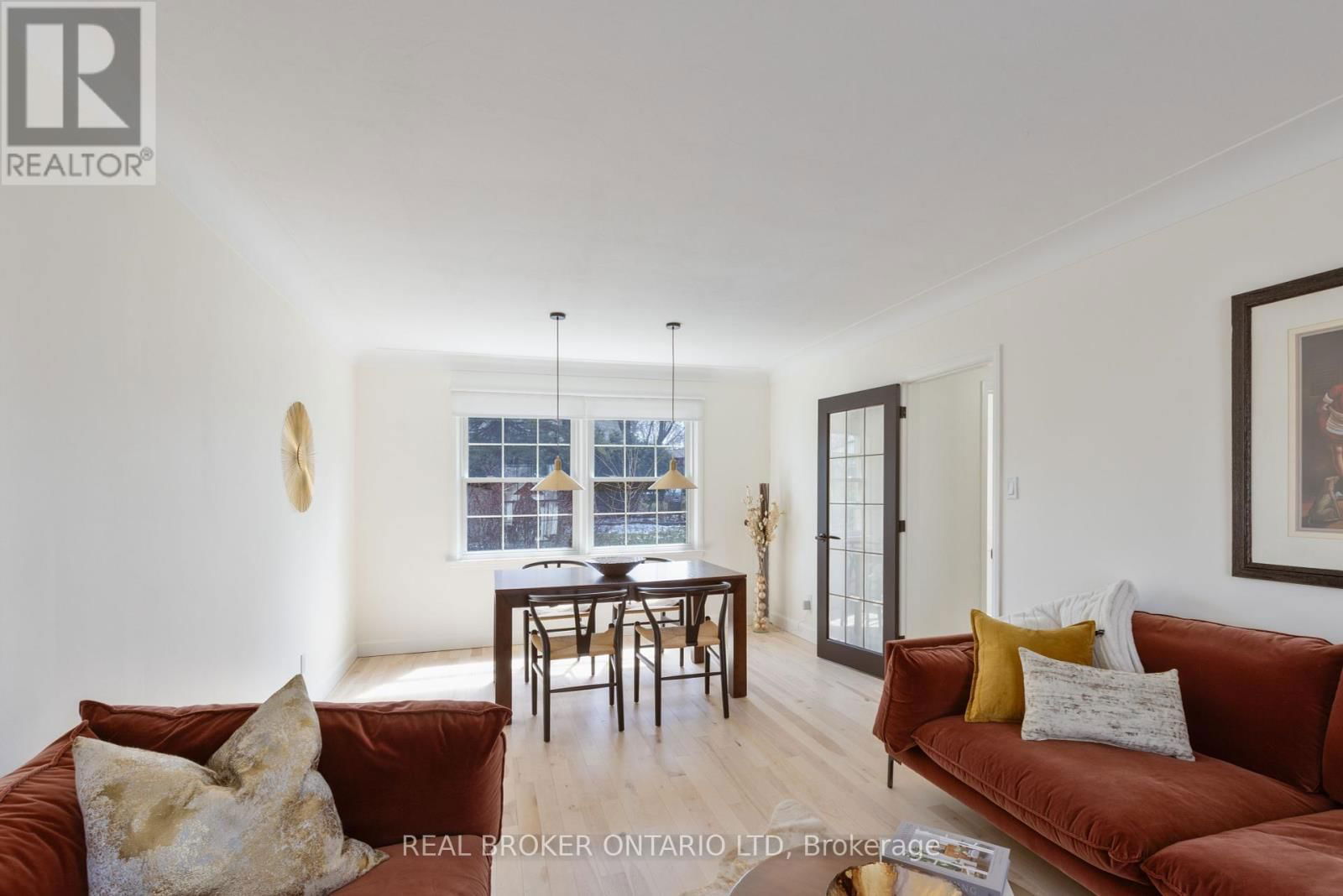 196 WYCHWOOD PARK Image 20