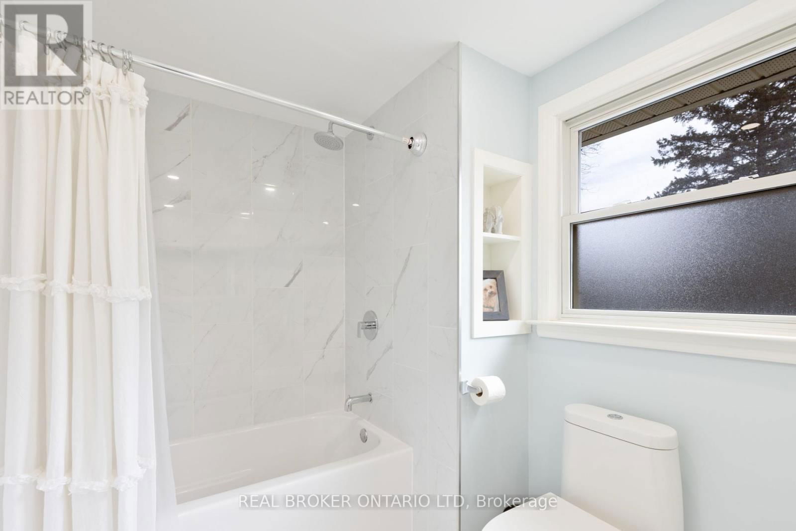 196 WYCHWOOD PARK Image 37