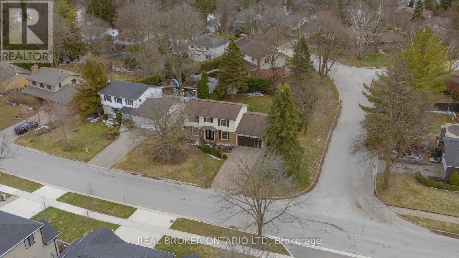196 WYCHWOOD PARK Image 42