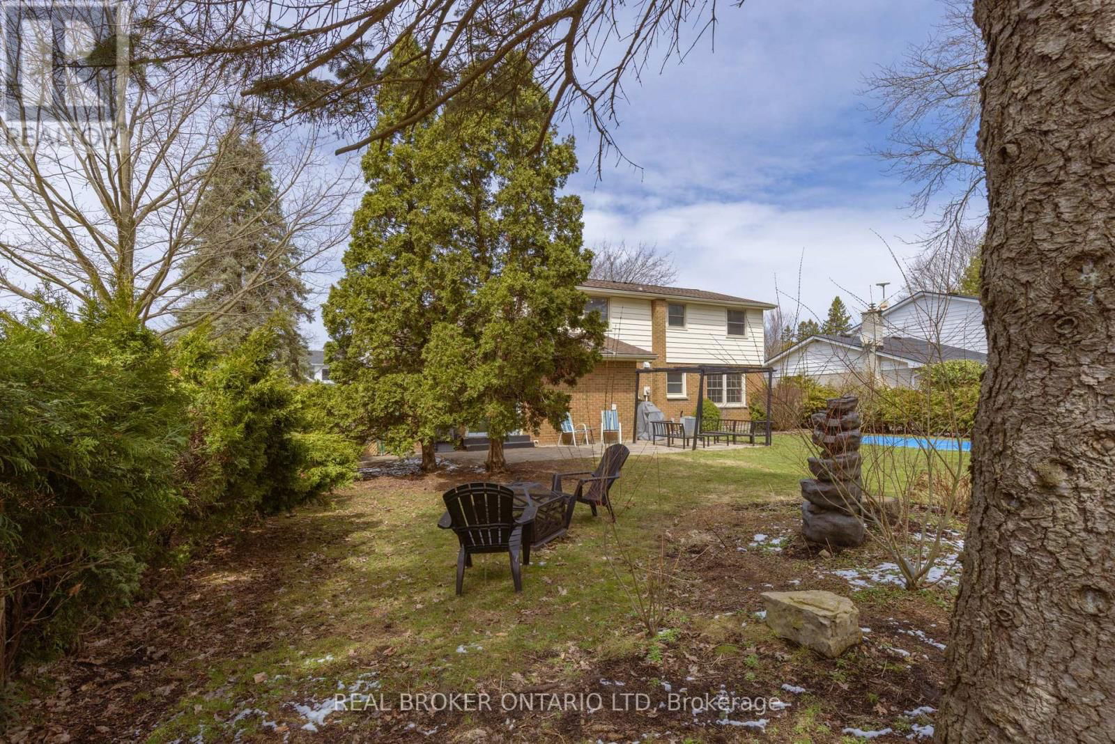 196 WYCHWOOD PARK Image 43