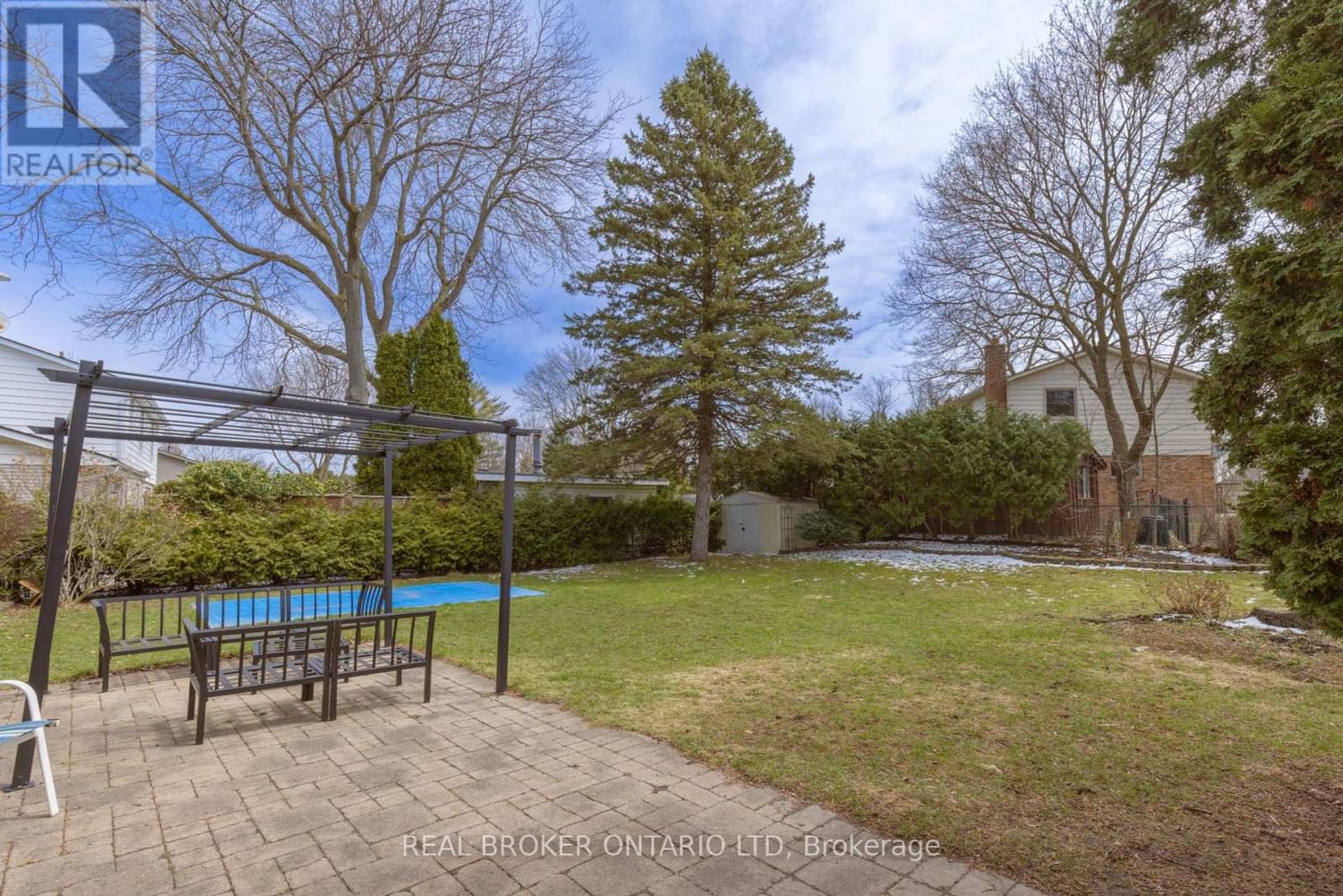 196 WYCHWOOD PARK Image 45