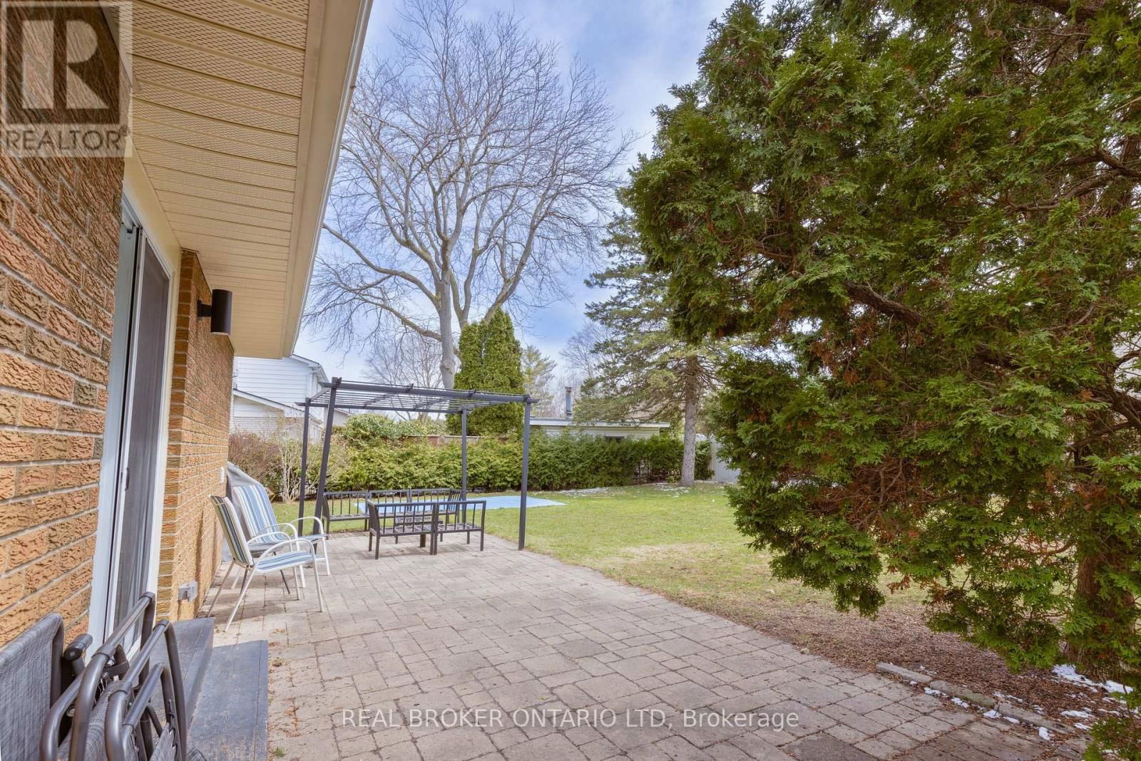 196 WYCHWOOD PARK Image 46