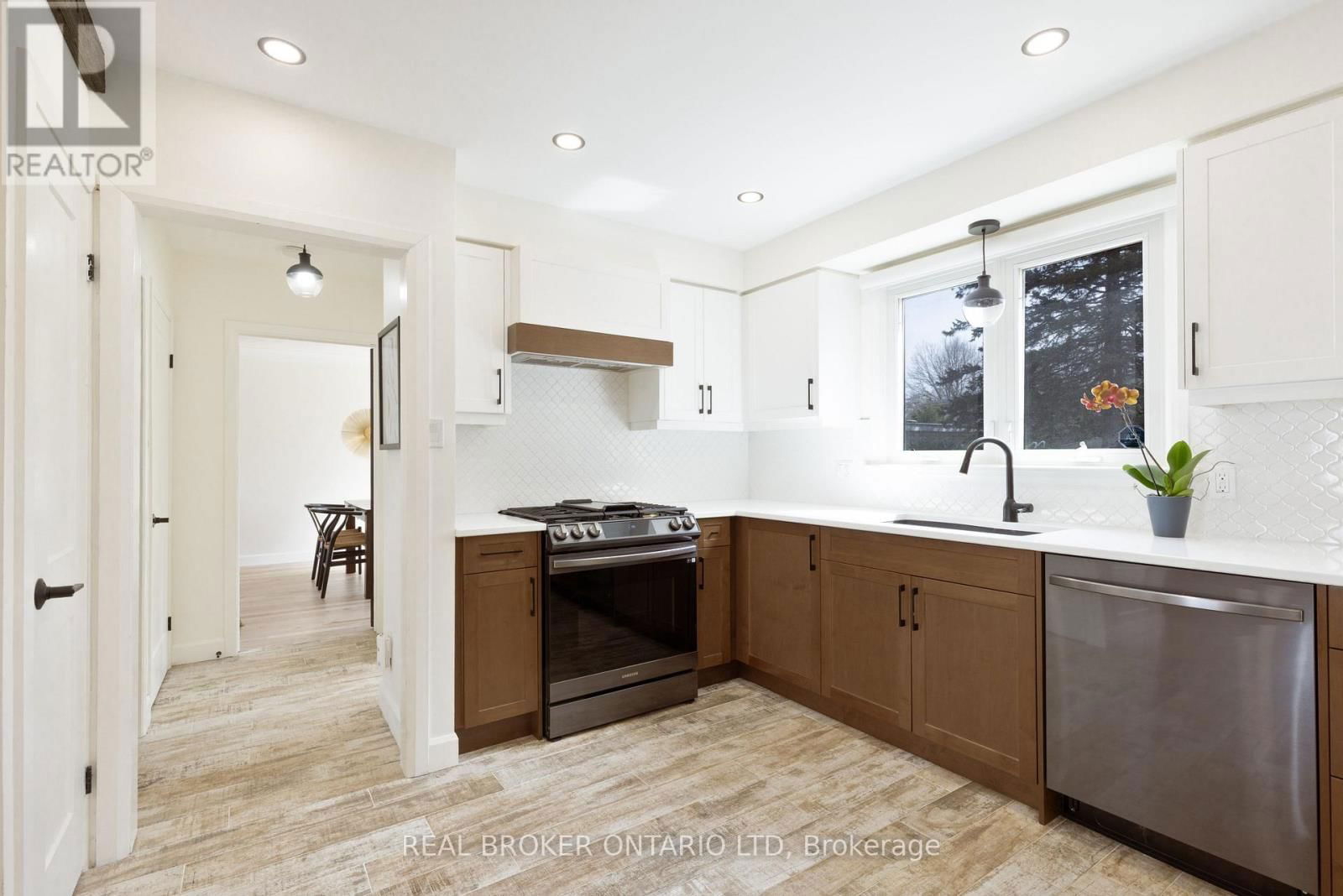 196 WYCHWOOD PARK Image 7