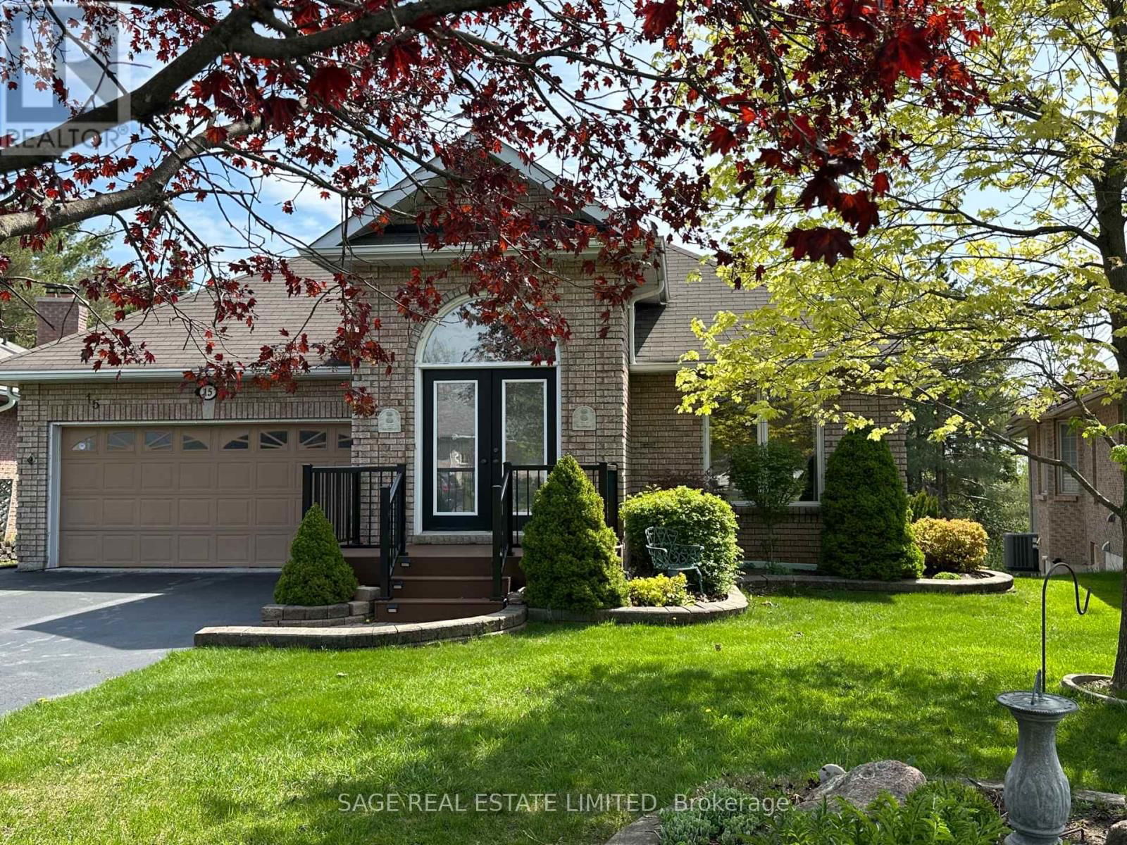 15 HILLVIEW DRIVE Image 1
