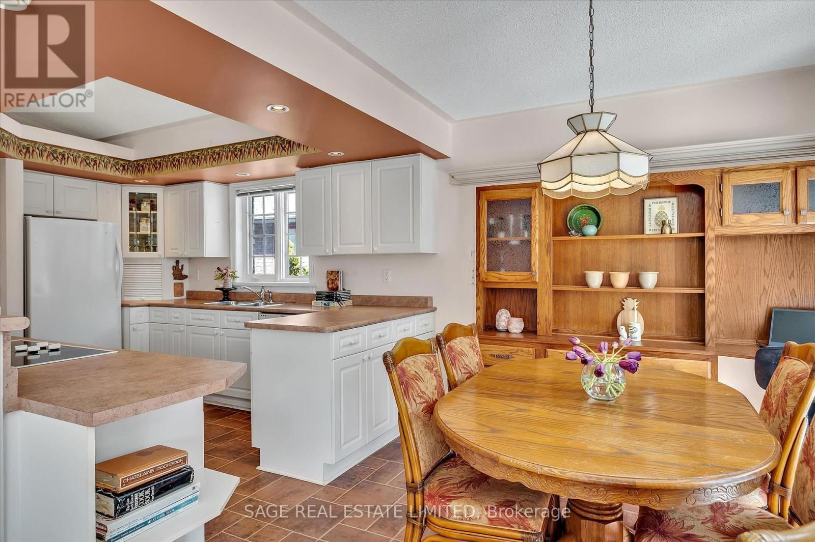 15 HILLVIEW DRIVE Image 10