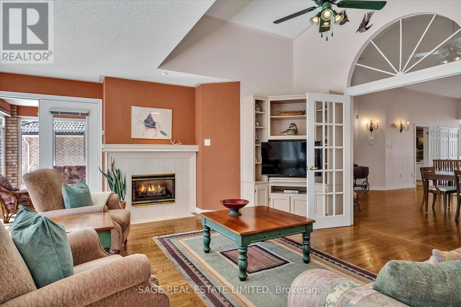 15 HILLVIEW DRIVE Image 12