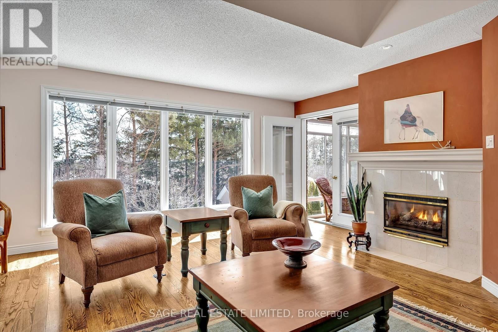 15 HILLVIEW DRIVE Image 13