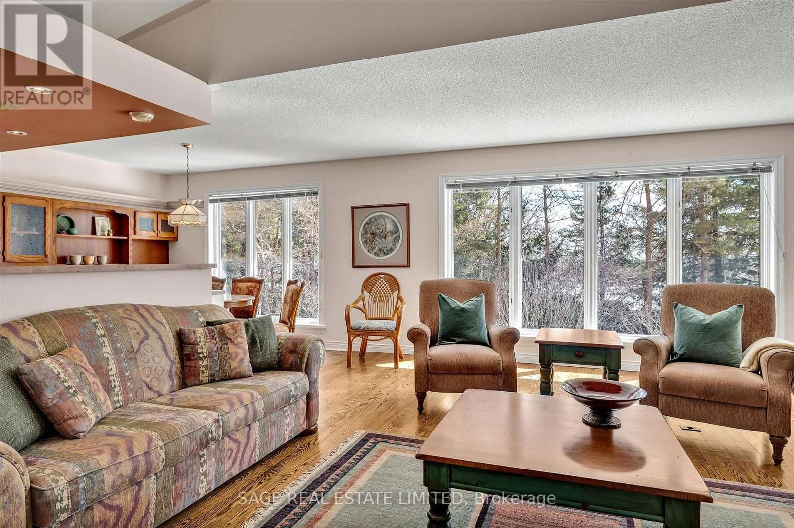 15 HILLVIEW DRIVE Image 15