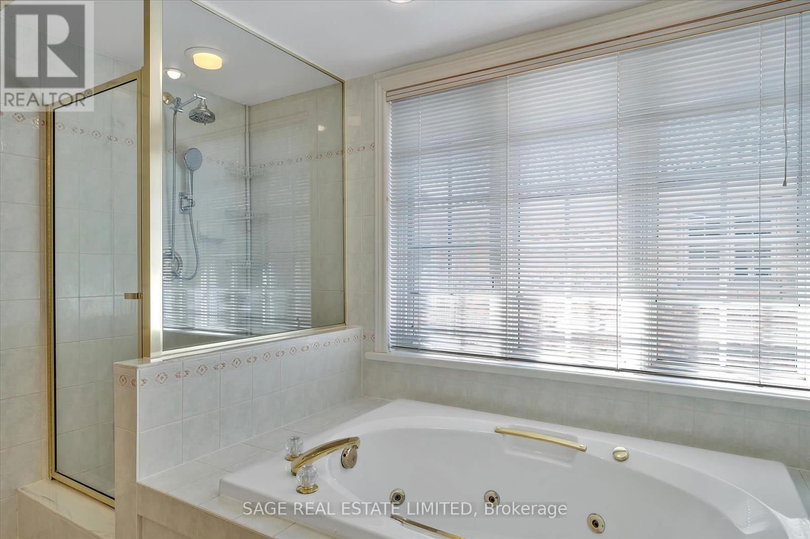 15 HILLVIEW DRIVE Image 26