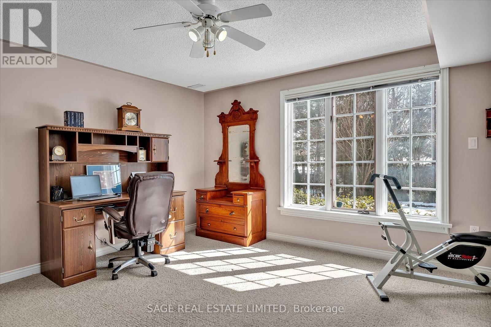 15 HILLVIEW DRIVE Image 34