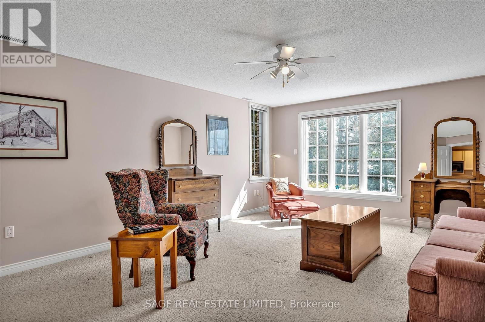 15 HILLVIEW DRIVE Image 36