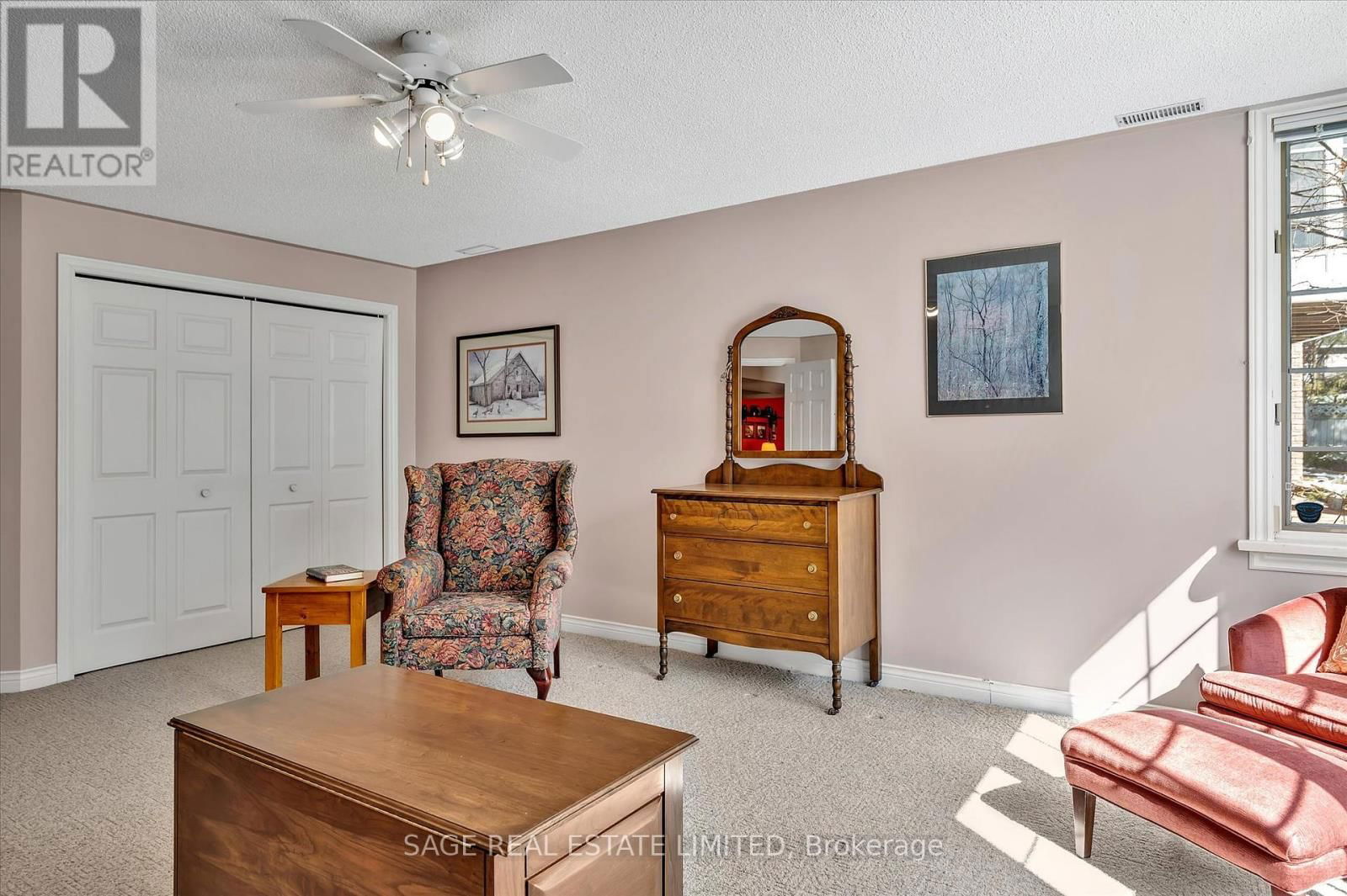 15 HILLVIEW DRIVE Image 39