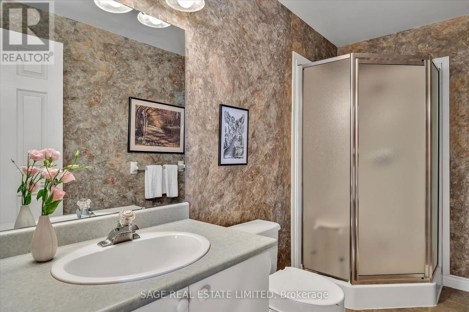 15 HILLVIEW DRIVE Image 40