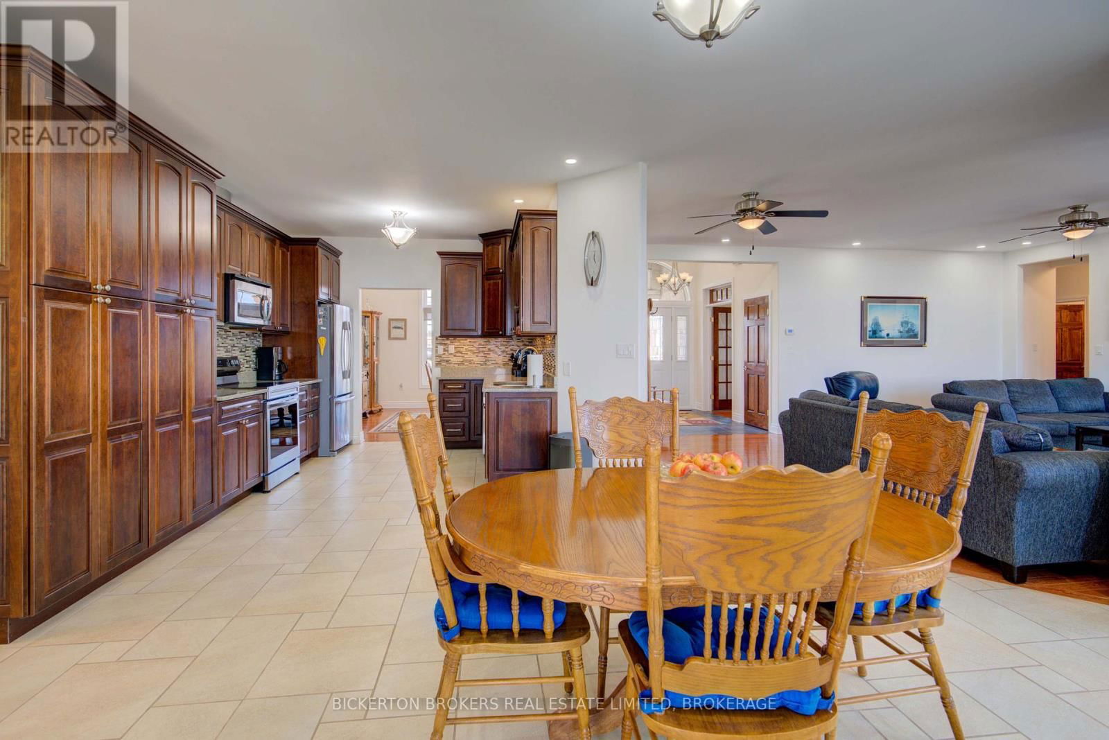 255 GOOD FRIEND DRIVE Image 33