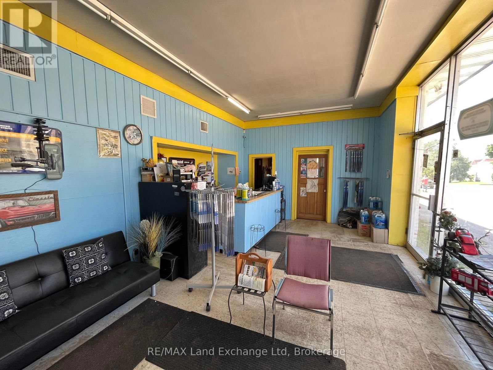 504 CAMPBELL STREET Image 10