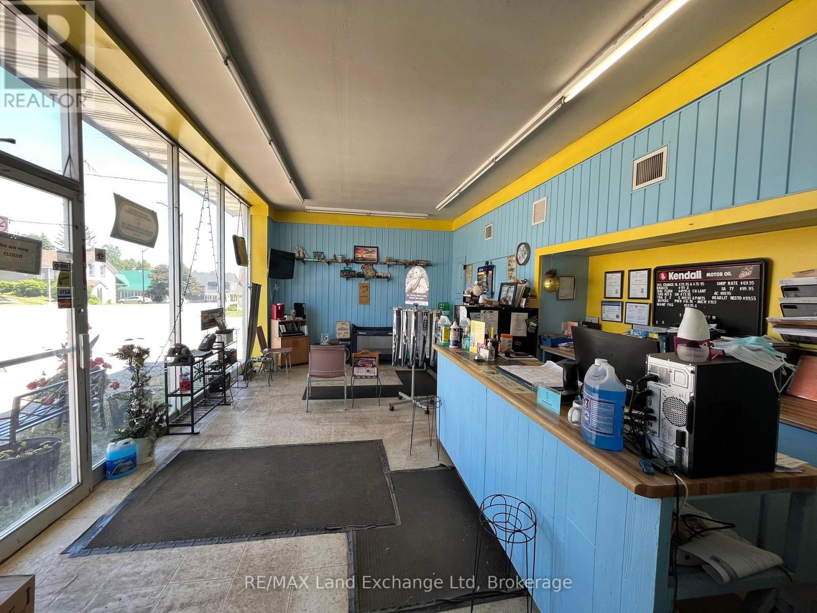 504 CAMPBELL STREET Image 11