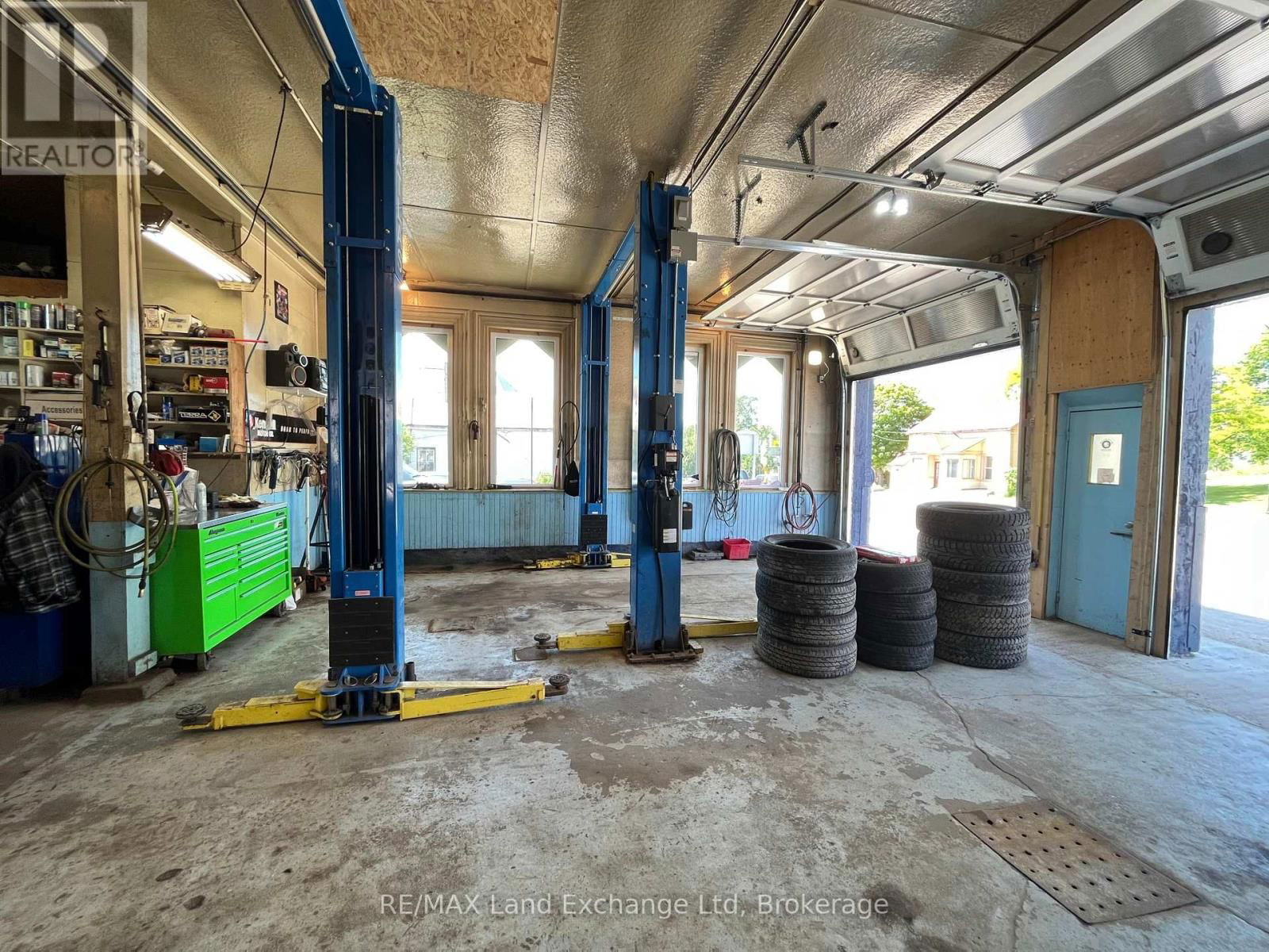 504 CAMPBELL STREET Image 18