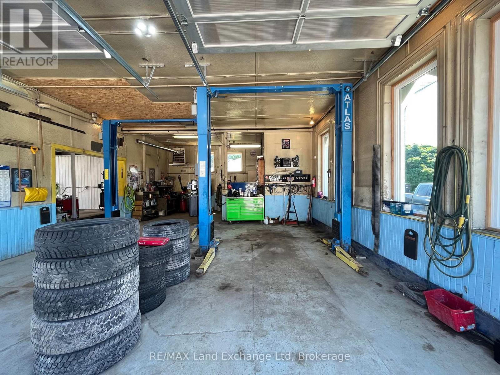 504 CAMPBELL STREET Image 19