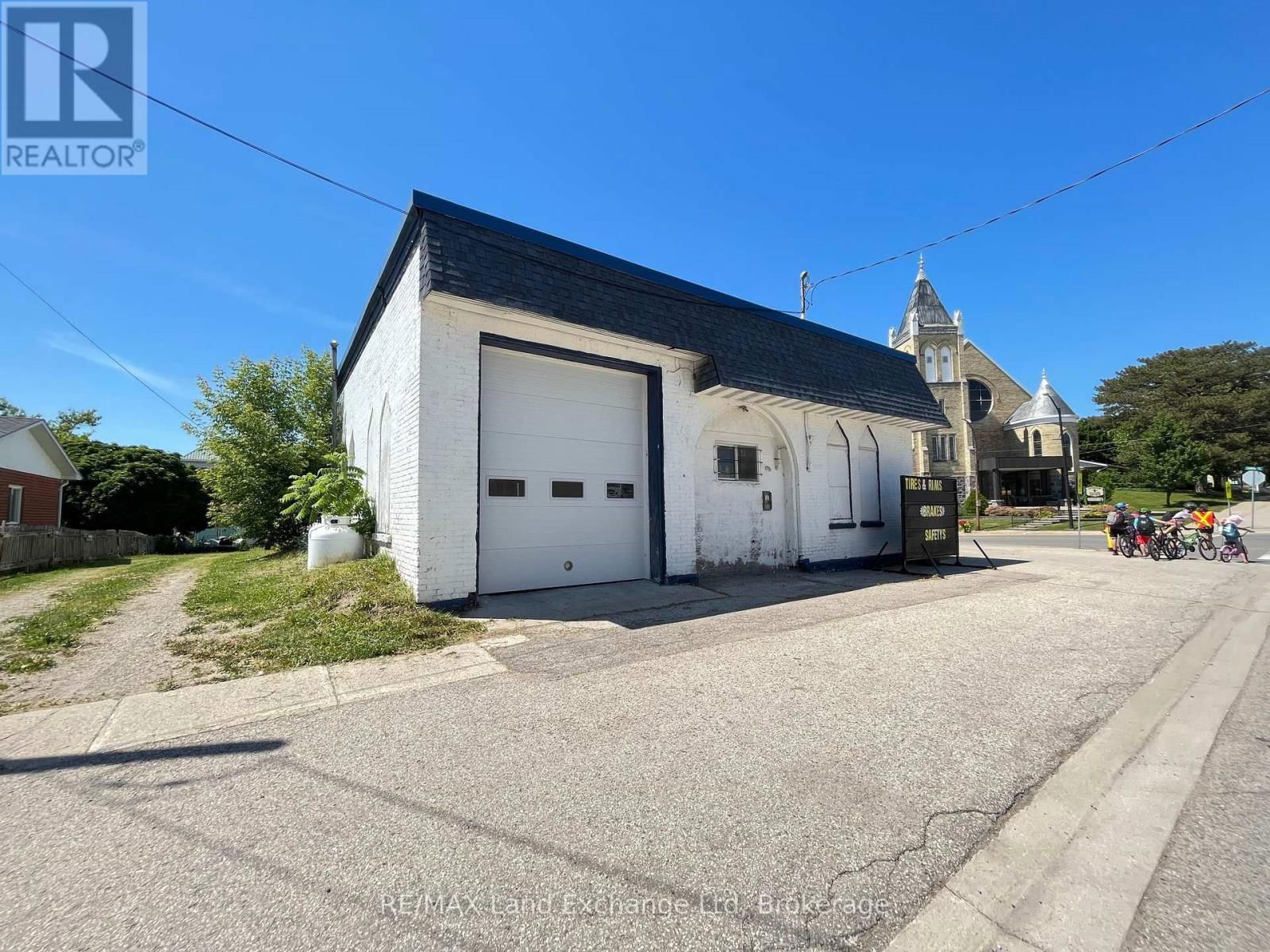 504 CAMPBELL STREET Image 8