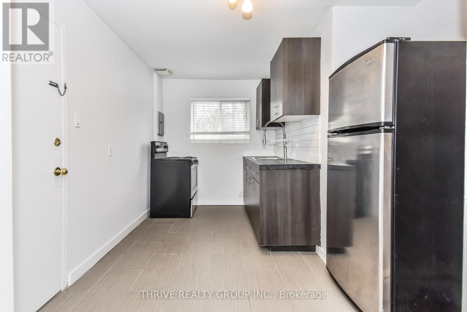 11 - 11 MCCLARY AVENUE Image 4