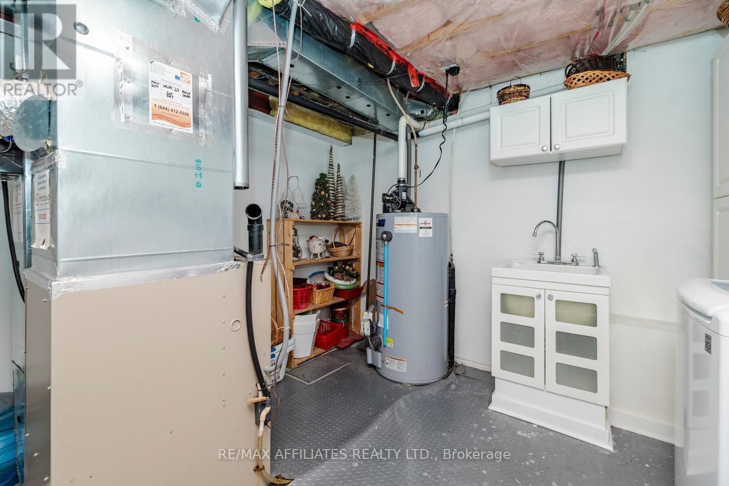 145 REDCLIFF AVENUE Image 36
