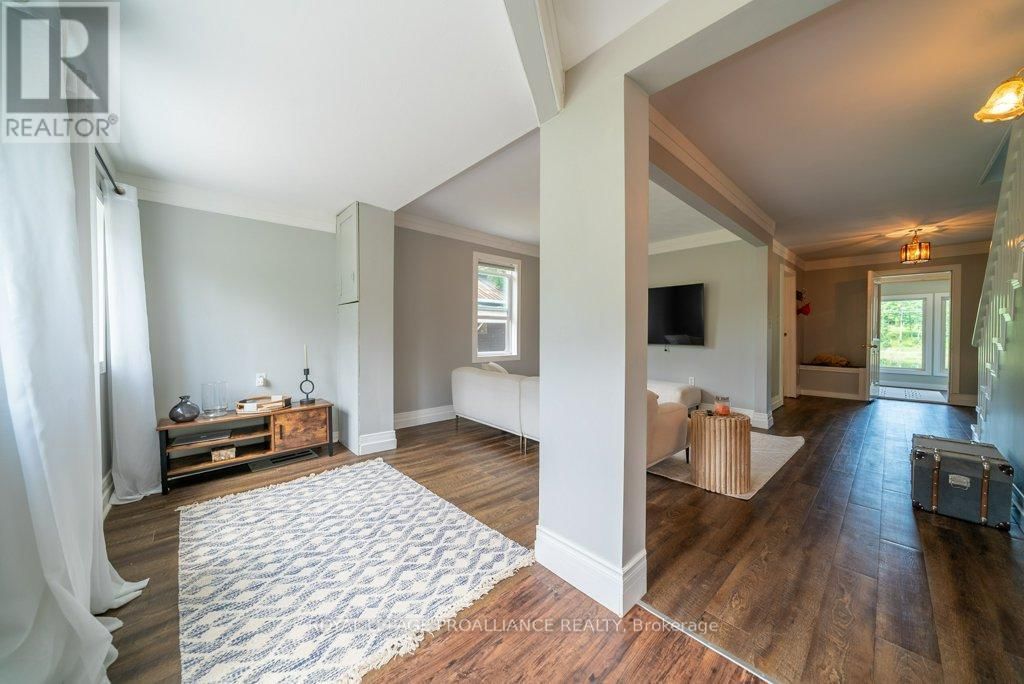 4893 ROAD 506 Image 10