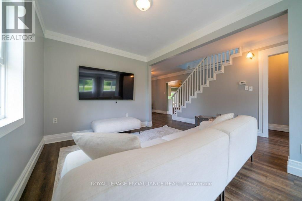4893 ROAD 506 Image 12